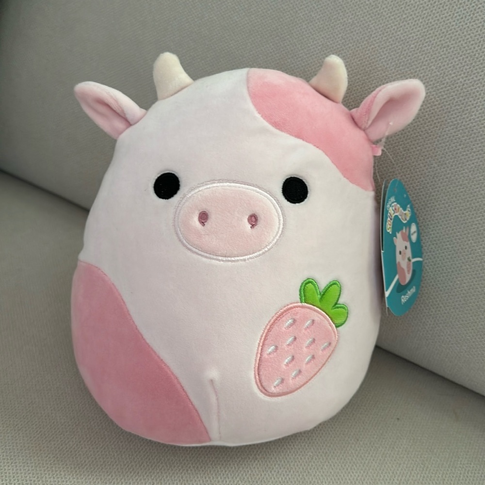 SQUISHMALLOW RESHMA STRAWBERRY 🍓 COW HOT TOP EXCLUSIVE NEW 8”